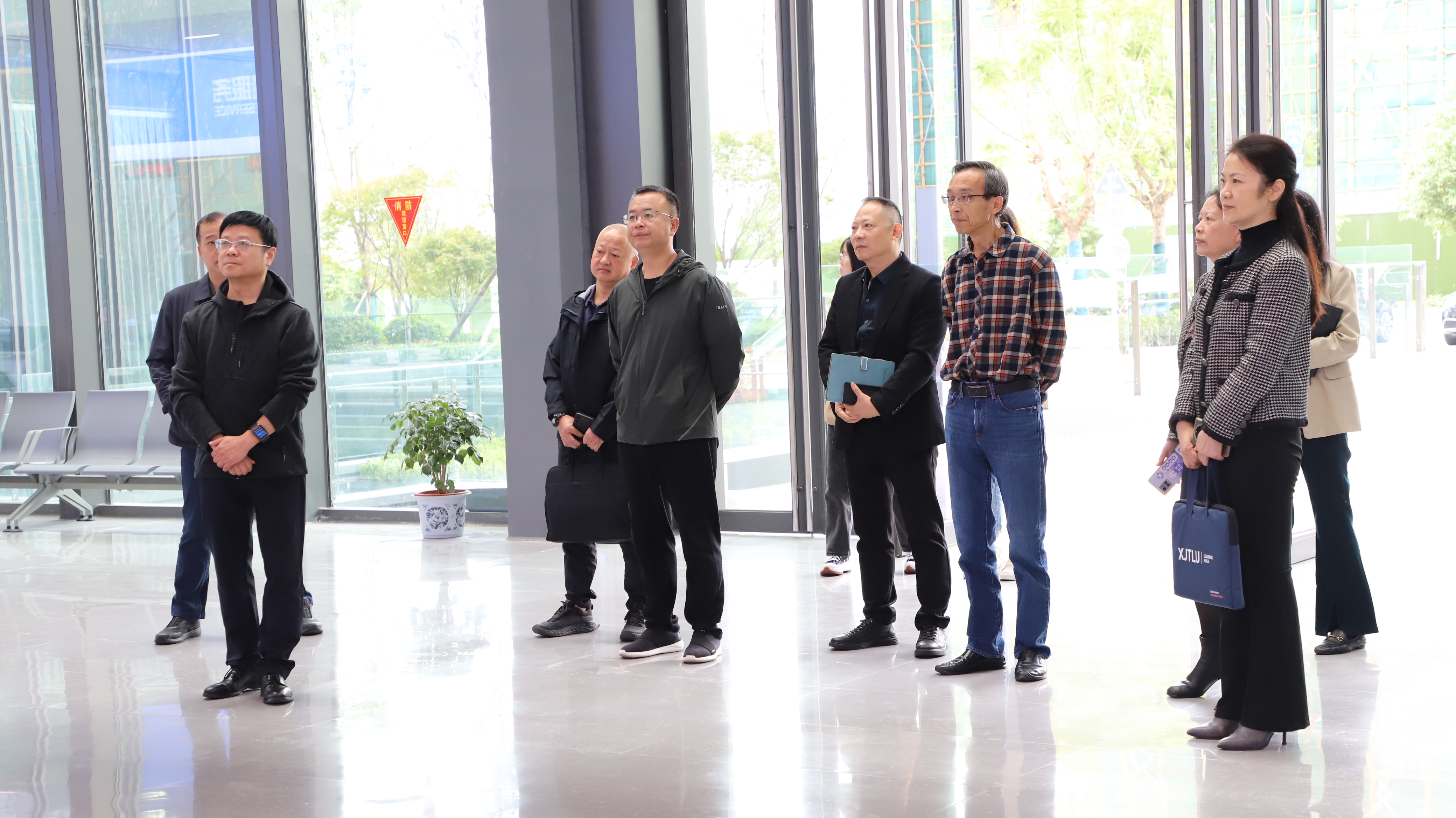 欧美成人片
董事会组织外部董事开展调研